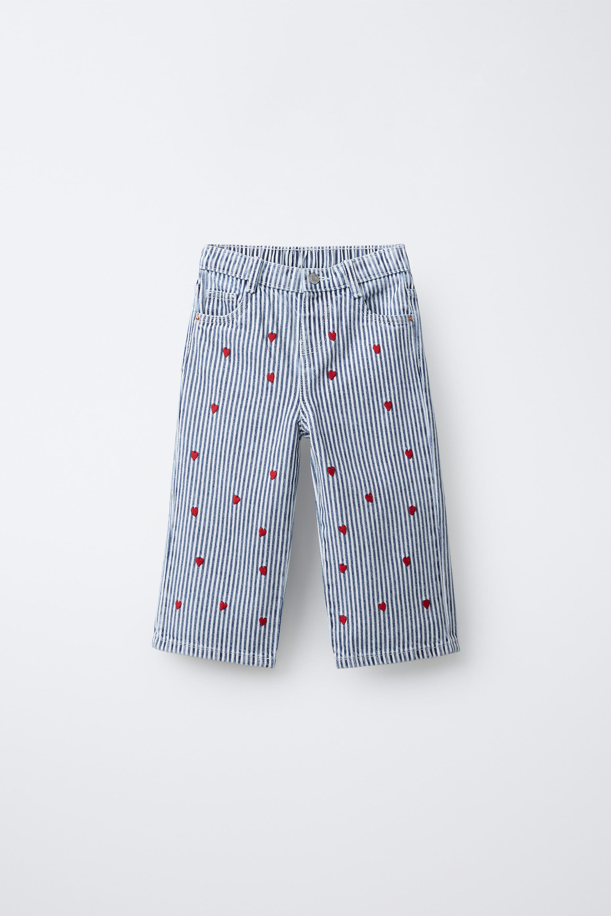 JEANS JUPE-CULOTTE À RAYURES ET CŒURS BRODÉS